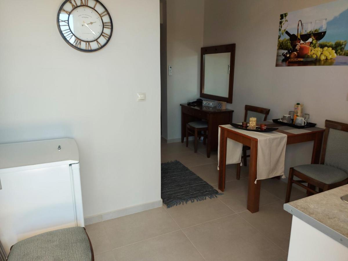 Apartment Ta Didymakia Apartments. Argostoli (Kefalonia)