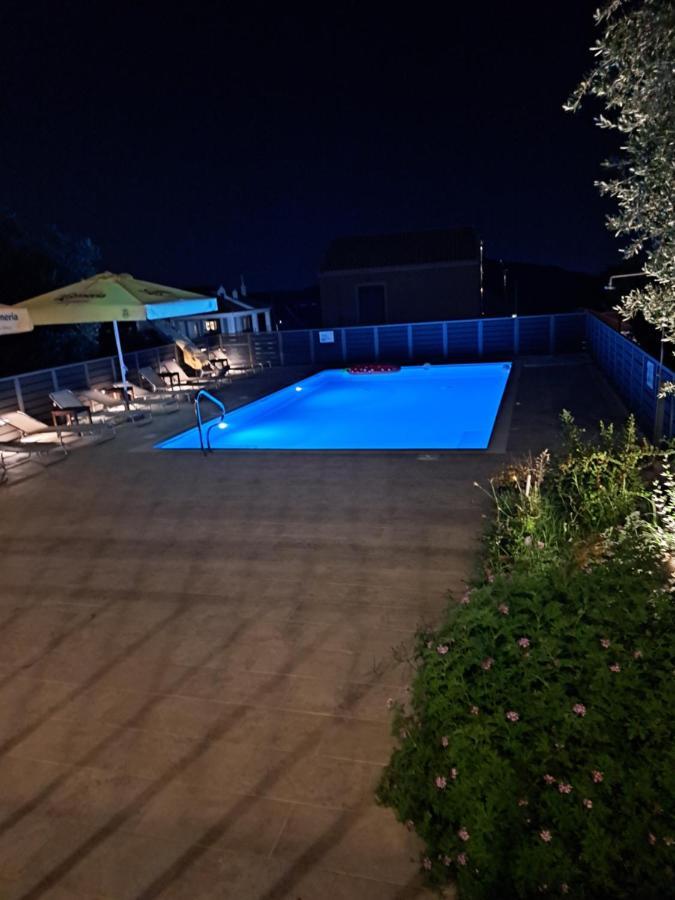 Ta Didymakia Apartments. * Argostoli (Kefalonia)